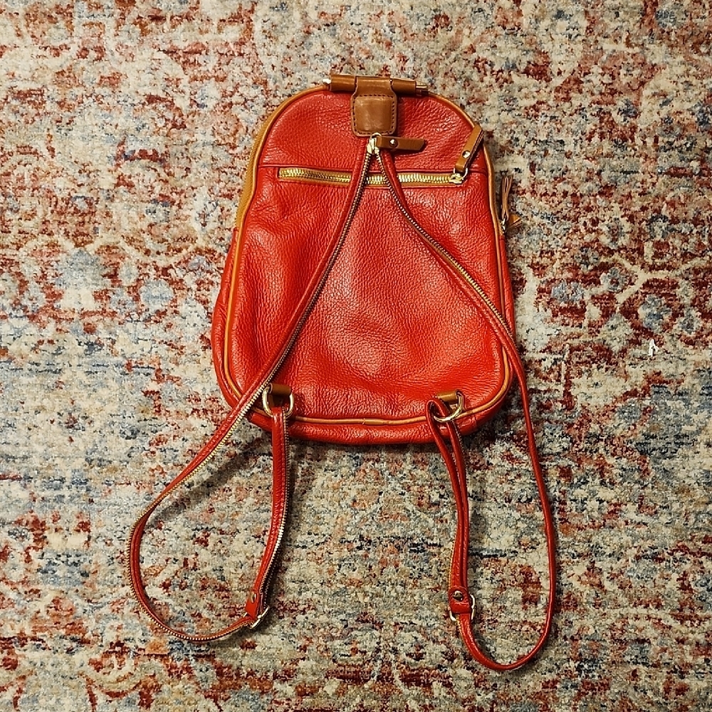Valentina Orange Backpack with Retro Design - Picture 2 of 4